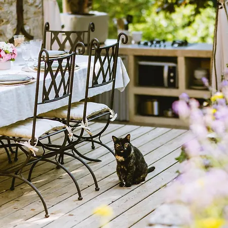 Летний дом Romantique Avec Sauna, Spa, Cinema -la Closerie Du Biard-